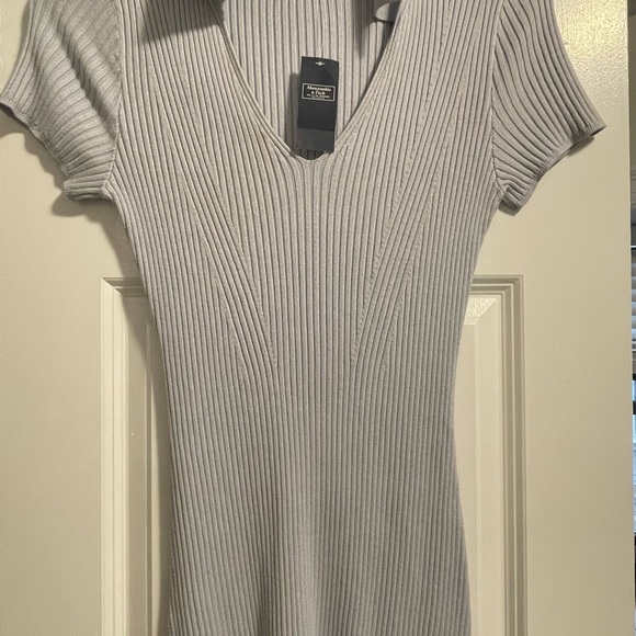 New w/ tags Abercrombie xs knit dress - Picture 2 of 3